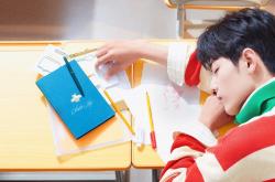 爱游戏tv-绝杀骑士！小贾伦一锤定音成费城新英雄