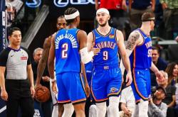 爱游戏APP-尼日利亚男篮逆转快船，波尔津吉斯制霸全场的简单介绍