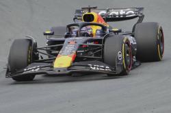 爱游戏体育-梅赛德斯鏖战红牛车队，皮亚斯特里高光表现