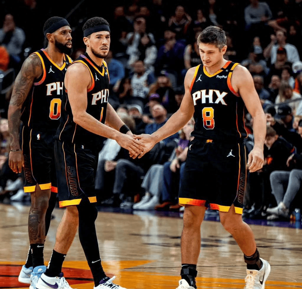 太阳横扫步行者：西部强队赢得连胜的简单介绍