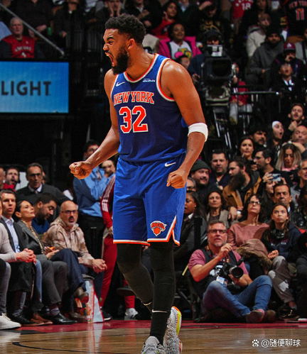 关于猛龙客场力克尼克斯，范弗利特贡献关键三分的信息