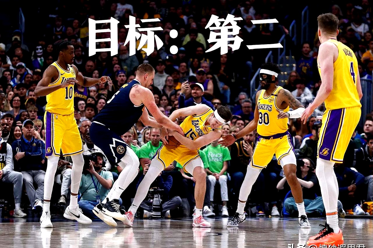 美国男篮绝地反击灰熊，拉塞尔送出助攻