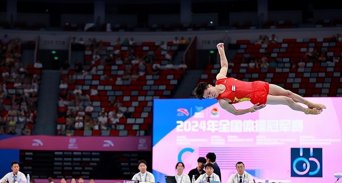 体操决赛震撼开打,巅峰对决引爆全场 体操决赛震撼开打,巅峰对决引爆全场